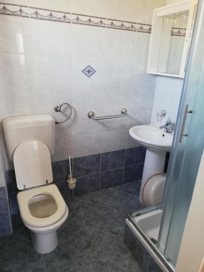 Apartman G&L Grebastica Exterior photo